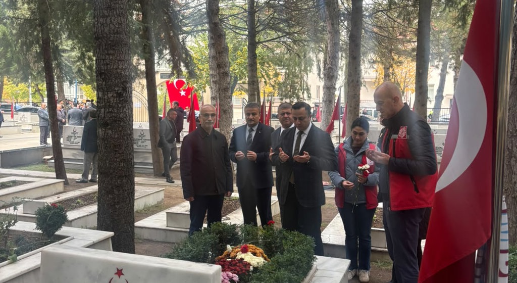 29 Ekim Cumhuriyet Bayramı kapsamında, İl Müdürümüz Sayın Selim KÖSE Isparta Garnizon Şehitliği’ni ziyaret etti. 
