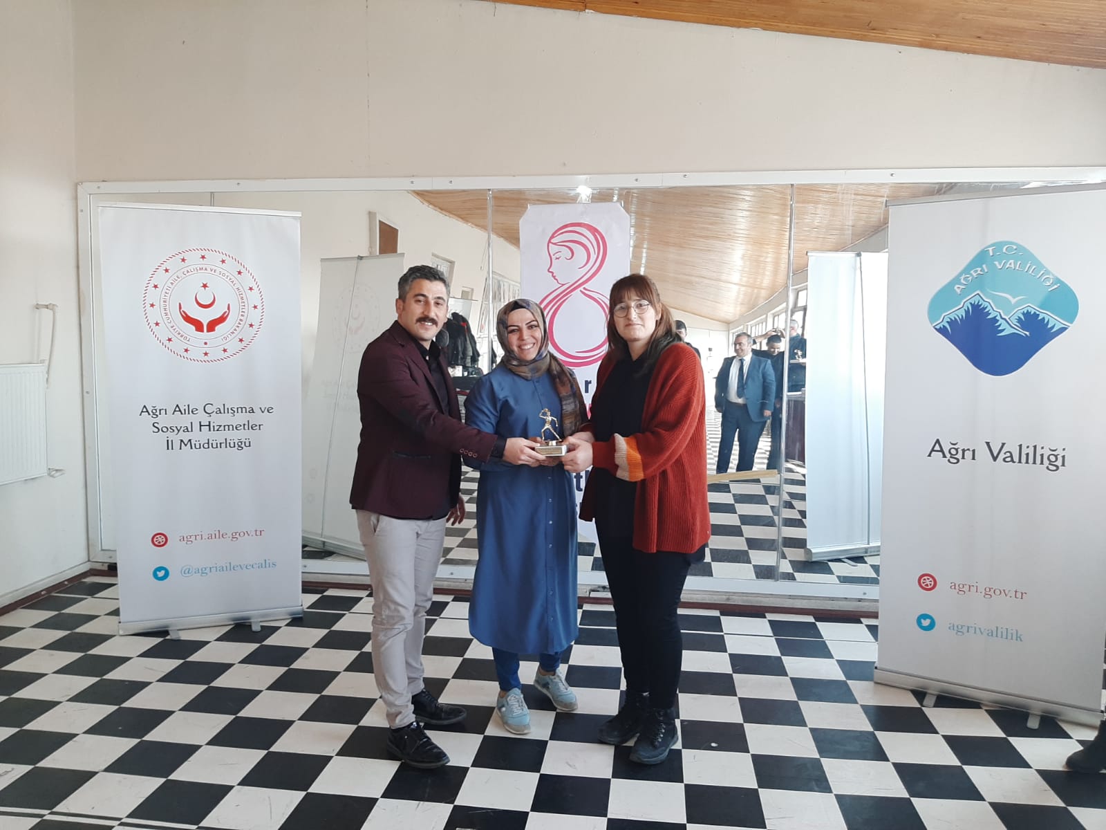 8 Mart Dünya Emekçi Kadınlar Günü nedeniyle düzenlenen etkinlikler kapsamında, “Geleneksel 2. Kurumlar Arası Kadınlar Masa Tenisi Turnuvası” gerçekleştirildi.