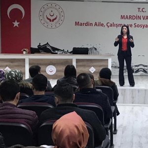 Kadına Yönelik Şiddetle Mücadele ve Erken Yaşta Zorla Evliliklerin Önlenmesi konulu eğitimi - fotoğraf 2