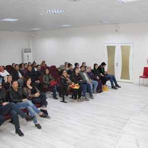 Kadına Yönelik Şiddetle Mücadele ve Erken Yaşta Zorla Evliliklerin Önlenmesi konulu eğitimi - fotoğraf 3