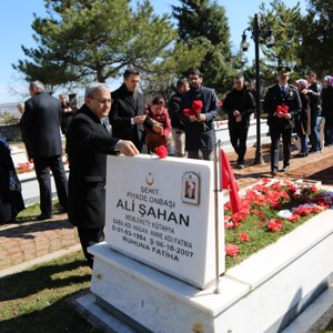 Şehitleri Anma Günü ve Çanakkale Zaferi’nin 105. Yılı Gururla Kutlandı - fotoğraf 10