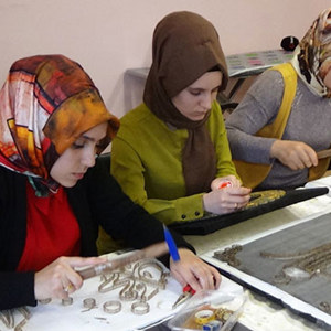 Kadınlar devlet kurslarında sanat öğreniyor - fotoğraf 1