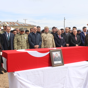 Ağrı, şehidini son yolculuğuna uğurladı - fotoğraf 1
