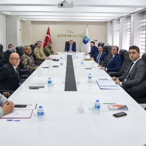 İl Pandemi Koordinasyon Kurulu Toplantısı, Vali Elban Başkanlığında Gerçekleştirildi - fotoğraf 2