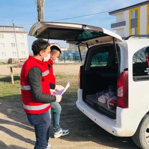 Merzifon Sosyal Hizmet Merkezi ‘Vefa Sosyal Destek Ekibi’ vatandaşları yalnız bırakmayarak ihtiyaçlarını karşılamaya devam ediyor. - fotoğraf 2