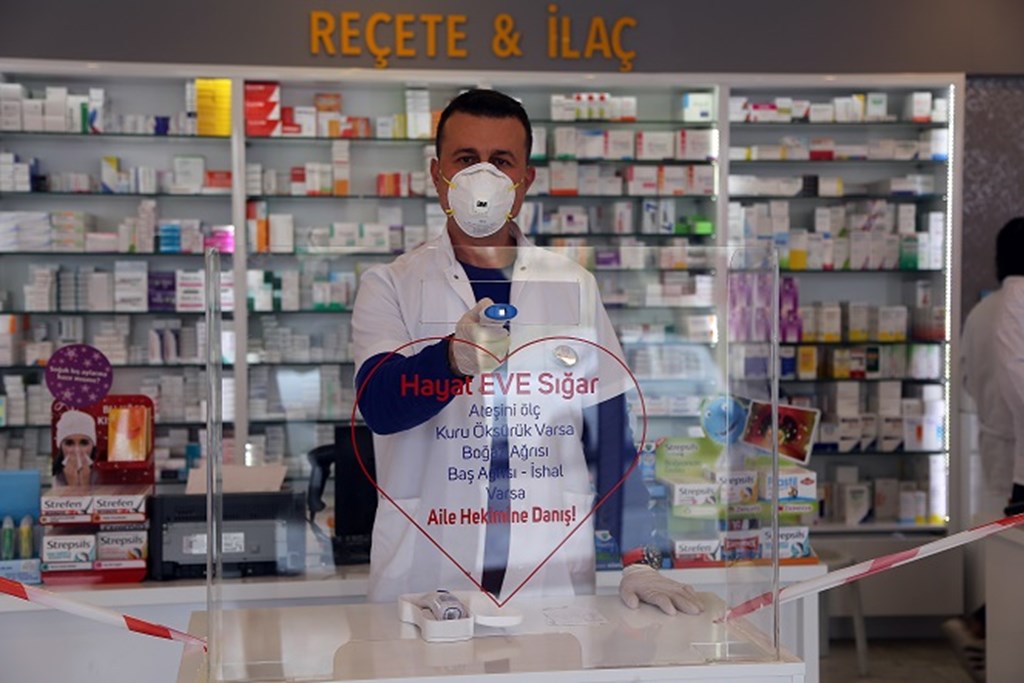 Bakan Selçuk: “Eczanelerimizle İlaç Teminine İlişkin İmzaladığımız Protokolümüzün Süresini Uzattık”