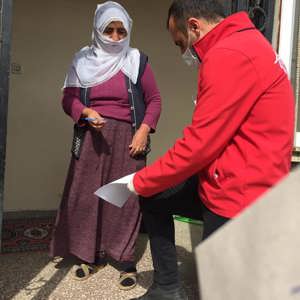 Vefa Sosyal Destek Gruplarımız evlerinden çıkamayan vatandaşlarımızın gıda ilaç maaş ve alışveriş ihtiyaçlarını karşılamaya devam ediyor - fotoğraf 2