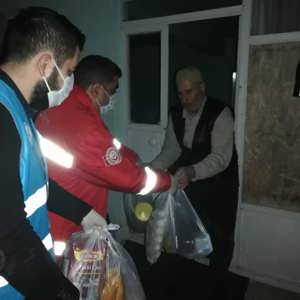 Vefa Sosyal Destek Gruplarımız evlerinden çıkamayan vatandaşlarımızın gıda ilaç maaş ve alışveriş ihtiyaçlarını karşılamaya devam ediyor - fotoğraf 3