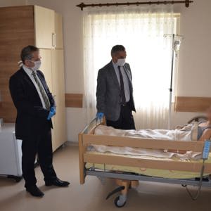 İl Müdürümüz Mahmut ÖZDEMİR Sağlık Sorunları Yaşayan Çocuğumuza Ziyarette Bulundu - fotoğraf 1