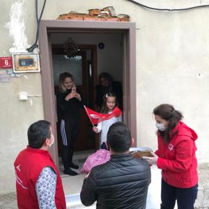 ‘Vefa Destek Grubu’ Doğum Günlerinde Ecrin ve Tuğçe’yi Yalnız Bırakmadı - fotoğraf 2