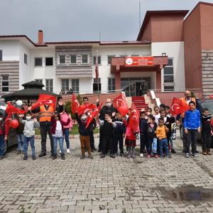 23  Nisan Ulusal Egemenlik Ve  Çocuk Bayramında  Çocuk Evlerinde Kalan çocuklarımızla Bayram Kutlaması  - fotoğraf 4