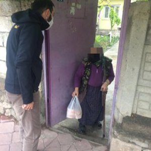 Vefa Sosyal Destek Gruplarımız hanelerimize İftar Menüsü Dağıtıyor  - fotoğraf 1