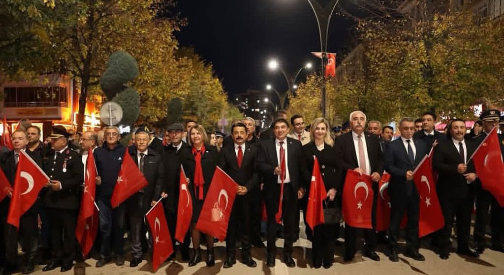 CUMHURİYET COŞKUSUNU KIRŞEHİR’DE BİRLİKTE YAŞADIK