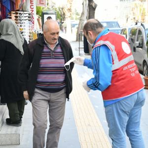 Koronavirüs Salgınına Karşı 100 Binin Üzerinde Maske Dağıtıldı - fotoğraf 5