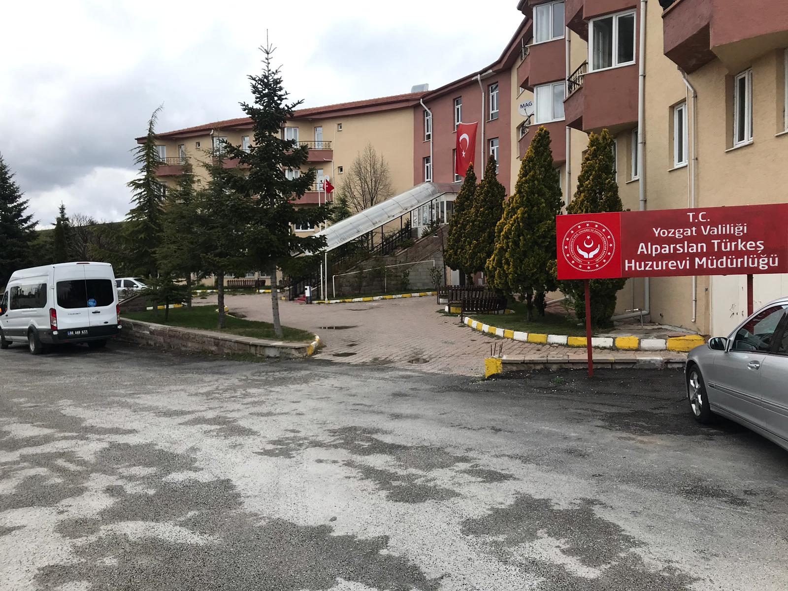 Bakan Selçuk, Huzurevlerindeki İlk Normalleşme Adımlarını Açıkladı