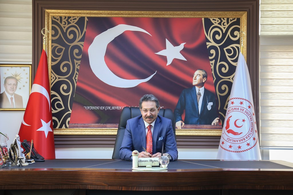 Aile, Çalışma ve Sosyal Hizmetler İl Müdürümüz Ramazan Baykara “Anneler Günü” vesilesiyle bir mesaj yayımladı. 