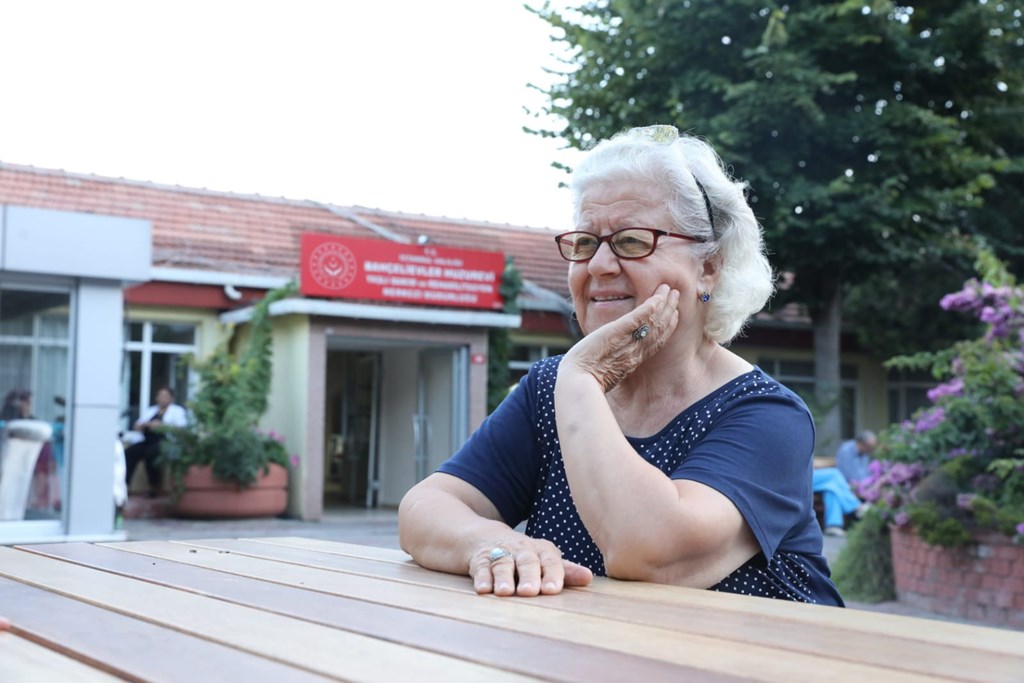 Bakan Selçuk: "Emeklilerimizin Aylıklarını Öne Çekerek 15-22 Mayıs Tarihleri Arasında Hesaplarına Yatırıyoruz”