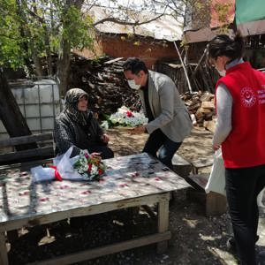 Anneler Gününde Anlamlı Ziyaret - fotoğraf 3