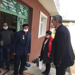 Sayın Vali Yardımcımız Mehmet Zahid DOĞU, beraberindeki heyet ve  İl Müdürlüğümüz Vefa Sosyal Destek ekipleri Anneler Günü dolayısıyla şehit annelerini ziyaret ederek anneler gününü kutladı. - fotoğraf 5