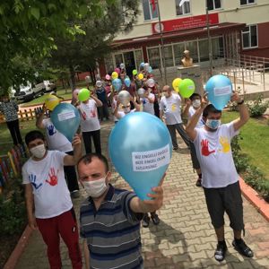 Kırklareli Bakım Rehabilitasyon ve Aile Danışma Merkezimizde düzenlediğimiz etkinliklerle hayatı renklendiriyoruz. - fotoğraf 1