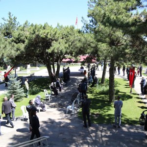 Valimiz Dr. Ömer Toraman ve İl Müdürümüz Ömer Turan Şehit Ailelerimizi Yalnız Bırakmadı - fotoğraf 4