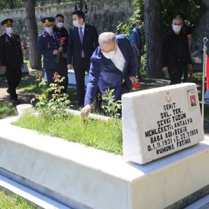 Valimiz Dr. Ömer Toraman ve İl Müdürümüz Ömer Turan Şehit Ailelerimizi Yalnız Bırakmadı - fotoğraf 13