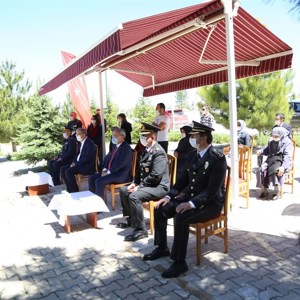 Valimiz Dr. Ömer Toraman ve İl Müdürümüz Ömer Turan Şehit Ailelerimizi Yalnız Bırakmadı - fotoğraf 16