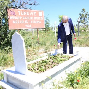 Valimiz Dr. Ömer Toraman ve İl Müdürümüz Ömer Turan Şehit Ailelerimizi Yalnız Bırakmadı - fotoğraf 19
