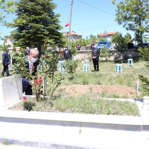Valimiz Dr. Ömer Toraman ve İl Müdürümüz Ömer Turan Şehit Ailelerimizi Yalnız Bırakmadı - fotoğraf 23