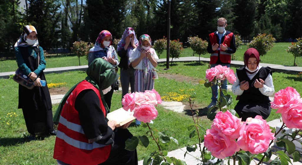 Bakan Selçuk: “Bakanlığımız Şehit Yakınlarımızı ve Gazilerimizi Bayramda da Yalnız Bırakmadı”