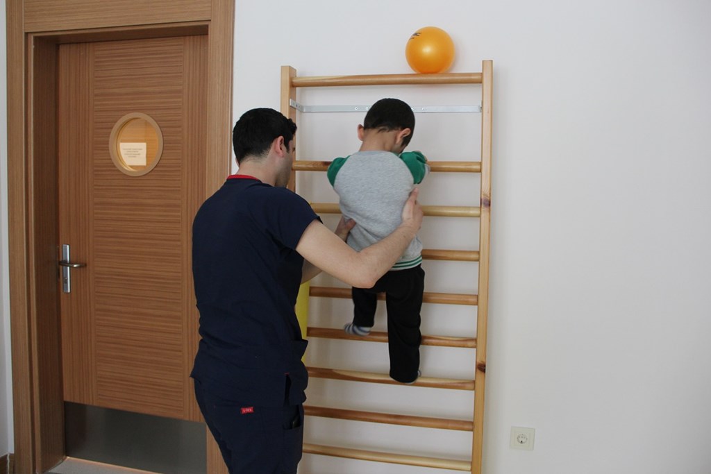 Bakan Selçuk: “Gündüzlü Bakım Merkezlerinin Sayısı 123'e Ulaştı”