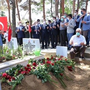 Şehit Sözleşmeli Er İsmail ANAYURT Son Yolculuğuna Uğurlandı - fotoğraf 7