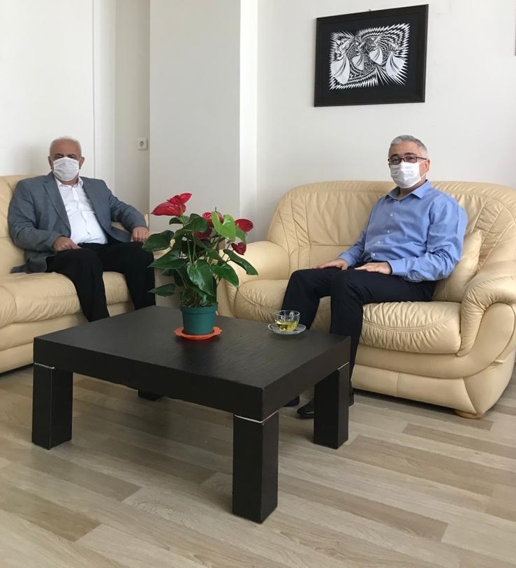 İl Milli Eğitim Müdürü Hüseyin KALKAN İl Müdürü Faruk UYSAL’ı makamında ziyaret etti.