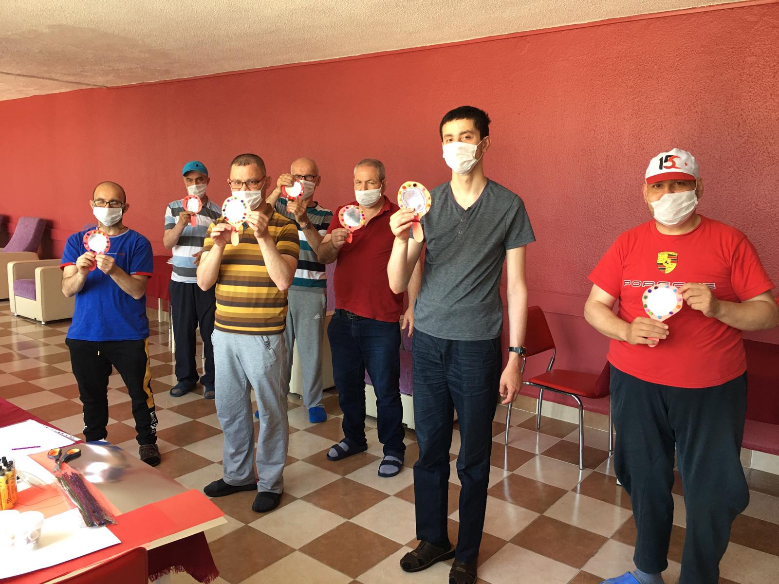 Kırklareli Bakım Rehabilitasyon ve Aile Danışma Merkezimizde el işi etkinliği düzenledik. 