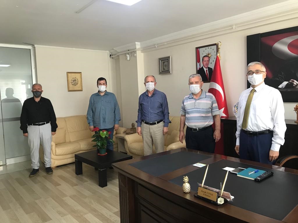 Eğitime Destek Platformu Başkanı Selahattin KARANFİLER ve üyeleri Ziya ESER, Bülent KILIÇ, Murat BALTALI İl Müdürü Faruk UYSAL’a hayırlı olsun ziyaretinde bulundular. 