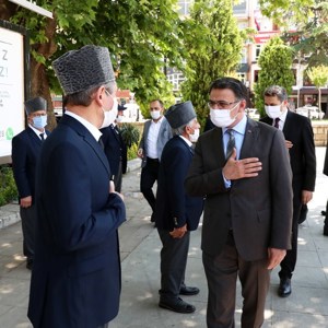 67 Gaziye Tören Kıyafeti Hediye Edildi - fotoğraf 3