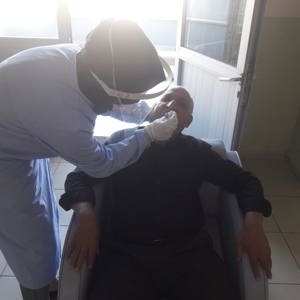 Karantina Öncesi Huzurevi personellerimize COVİD-19 testi yapılırken - fotoğraf 1