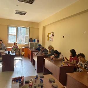 Bakım, Rehabilitasyon ve Aile Danışma Merkezi’nde Taş Boyama Etkinliği Gerçekleştirildi - fotoğraf 3
