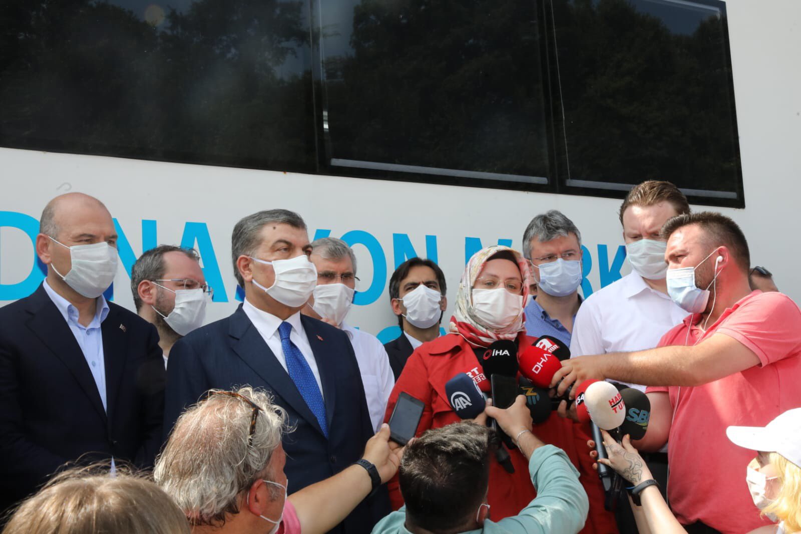 Bakanımız Selçuk, Sakarya'da Patlamanın Yaşandığı Bölgede İncelemelerde Bulundu