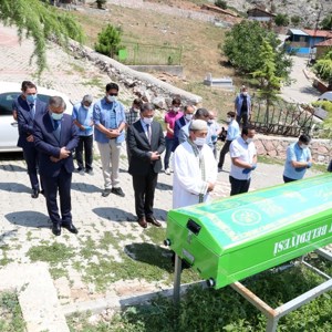 İl Müdürümüz Mahmut ÖZDEMİR Kimsesiz Cüneyt BALKAN'ın Cenaze Törenine Katıldı - fotoğraf 2