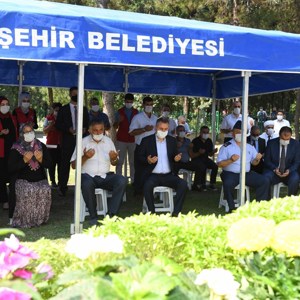 15 Temmuz Şehitleri Ahmet Oruç, Mehmet Oruç, Halit  Yaşar Mine ve Yunus Uğur’un Kabirleri Ziyaret Edildi - fotoğraf 1