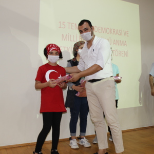 “Gençlerin Gözüyle 15 Temmuz” ile “15 Temmuz ve Kahraman Türk Kadını” Konulu Şiir ve Resim Yarışmaları Ödül Töreni - fotoğraf 47