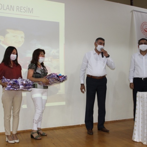 “Gençlerin Gözüyle 15 Temmuz” ile “15 Temmuz ve Kahraman Türk Kadını” Konulu Şiir ve Resim Yarışmaları Ödül Töreni - fotoğraf 26
