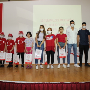“Gençlerin Gözüyle 15 Temmuz” ile “15 Temmuz ve Kahraman Türk Kadını” Konulu Şiir ve Resim Yarışmaları Ödül Töreni - fotoğraf 12
