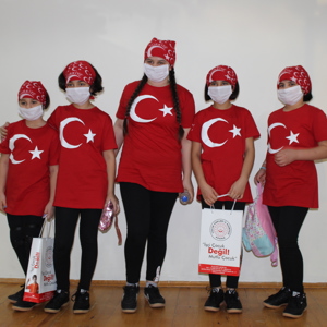 “Gençlerin Gözüyle 15 Temmuz” ile “15 Temmuz ve Kahraman Türk Kadını” Konulu Şiir ve Resim Yarışmaları Ödül Töreni - fotoğraf 28