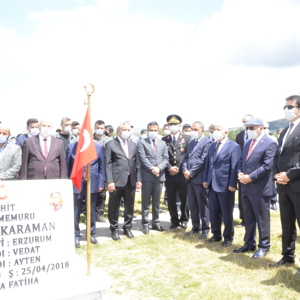  Erzurum’da 15 Temmuz şehitleri mezarı başında anıldı - fotoğraf 2