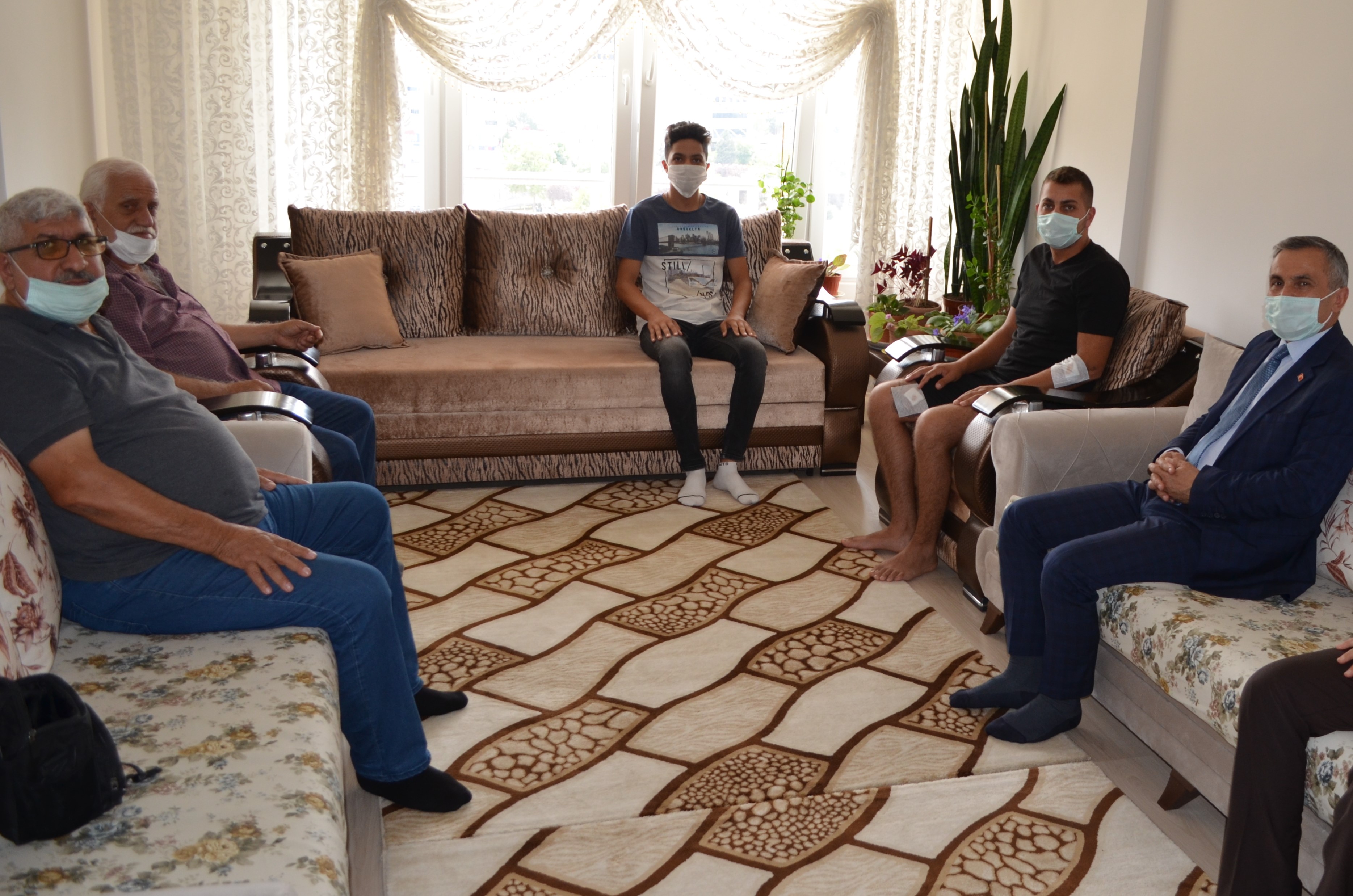 İl Müdürümüz Mahmut ÖZDEMİR Sakarya’da Meydana Gelen Patlamada Yaralanan Uzman Çavuş Furkan DEMİREL’i Ziyaret Etti