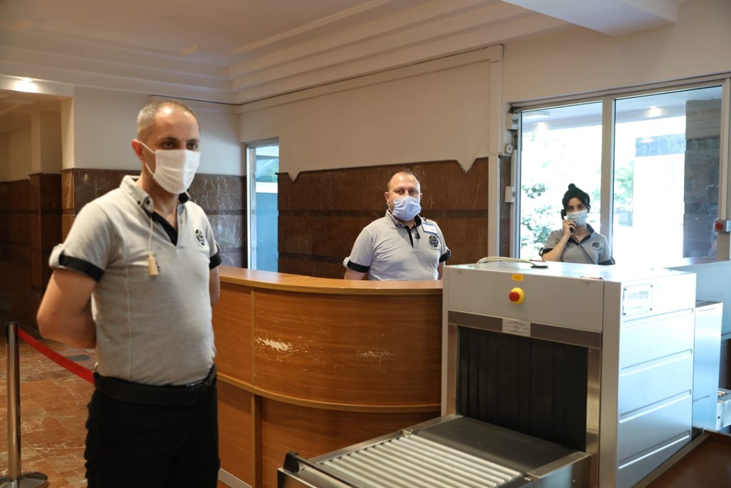 Bakan Selçuk: "Kamu İşçilerimizin 2020 Yılı İlave Tediyelerinin Üçüncü Ödemesi Bugün Gerçekleştirildi"