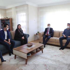 Kurban Bayramı Arifesinde Şehit Aileleri Yalnız Bırakılmadı - fotoğraf 2
