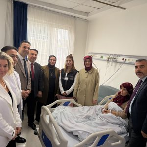 İnayet Topçuoğlu Hastanesi ile Diş Hekimi Aylin Dilbaz Çetin Diş Hastanesi’ne Anlamlı Ziyaret - fotoğraf 2